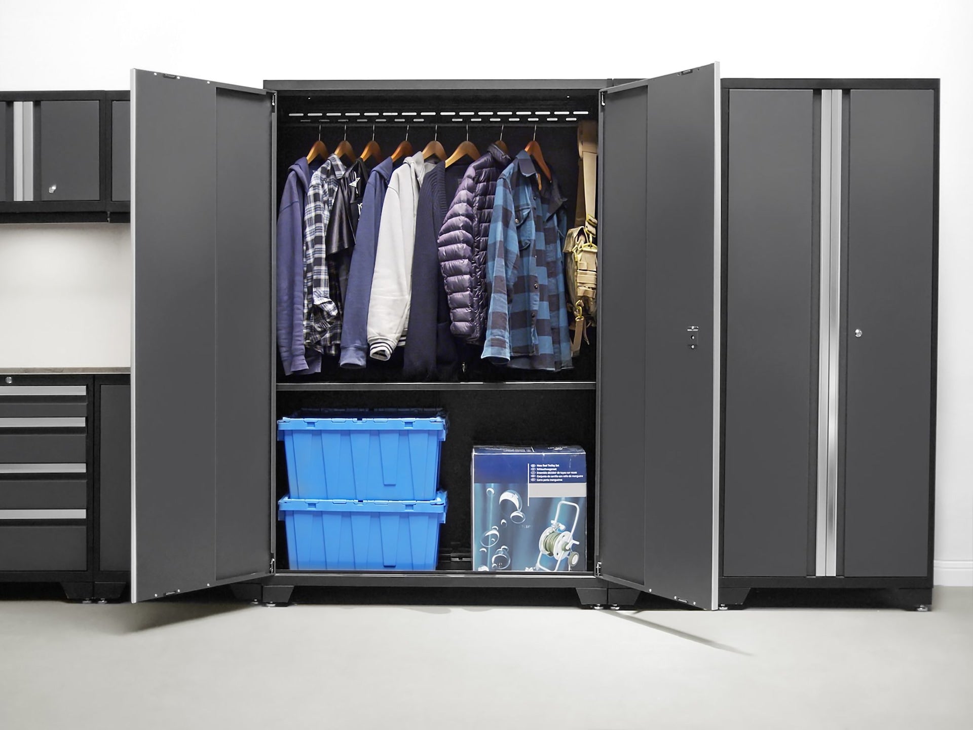 NewAge fett 3.0 Serie 24-Gauge-Garage-Schränke aus Stahl mit Edelstahl-Oberteil, Teilmontage, 96-in x 18-in x 72-in, 6-pc