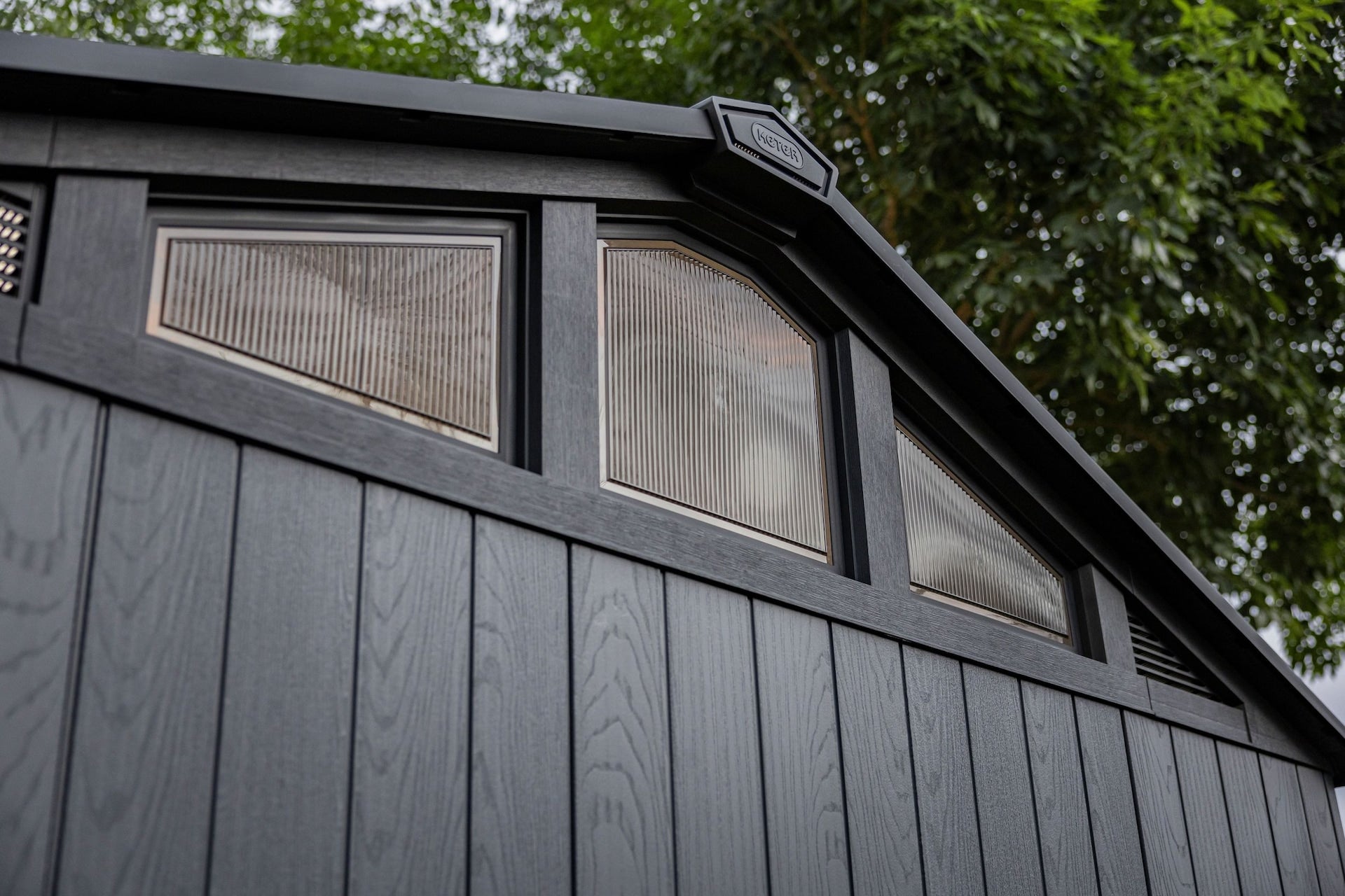 Keter Apex-Harz 2-türige Außenlagerhalle mit vollem Oberlicht, grau, 10-ft x 11,5-ft