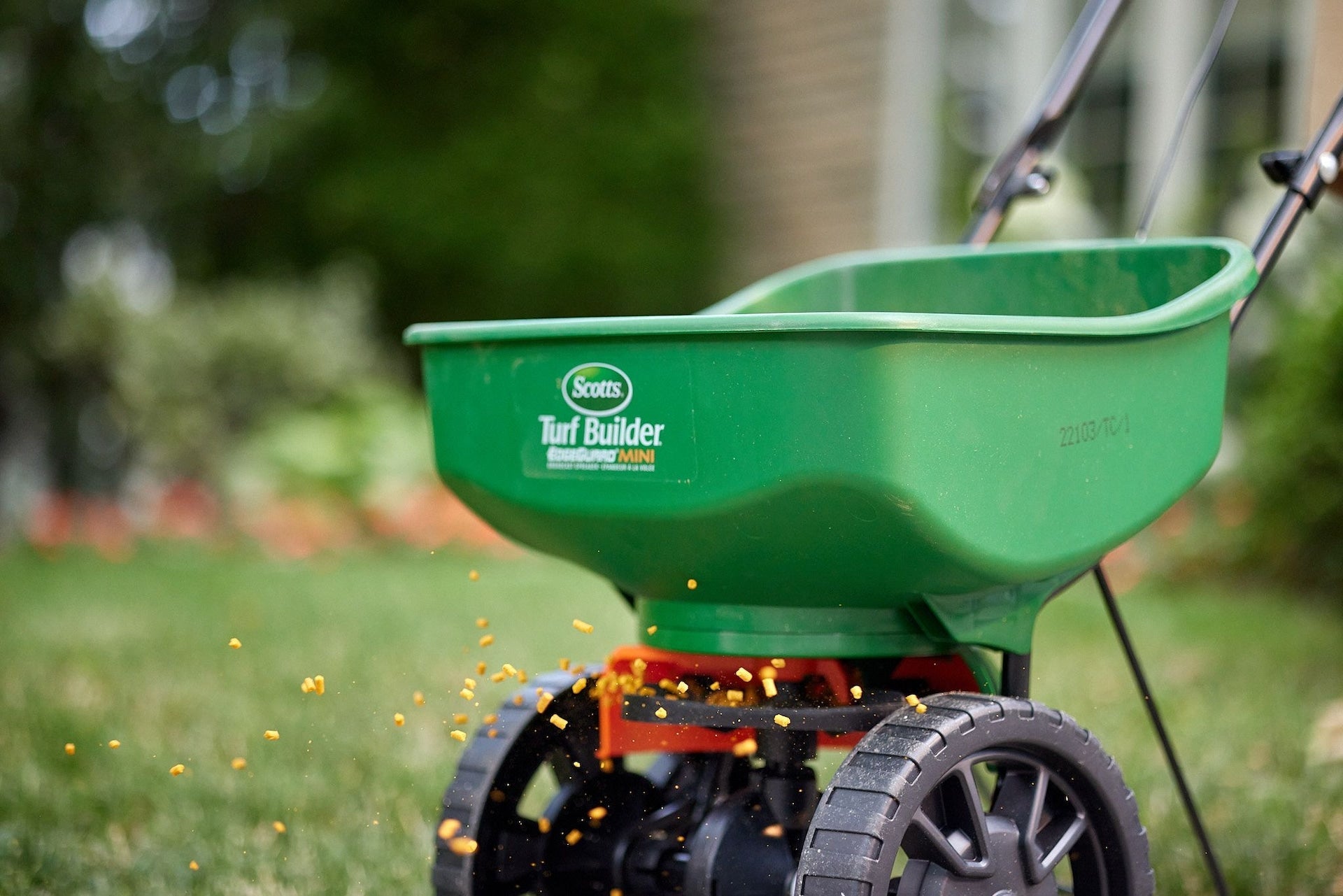 Scotts Turf Builder Unkraut und Futtermittel, 1000-sq-ft