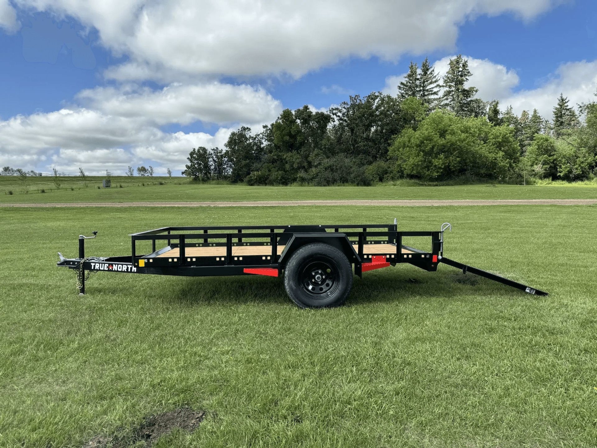 True North 60-in x 10-ft Landschaft Utility Trailer mit Rampentor