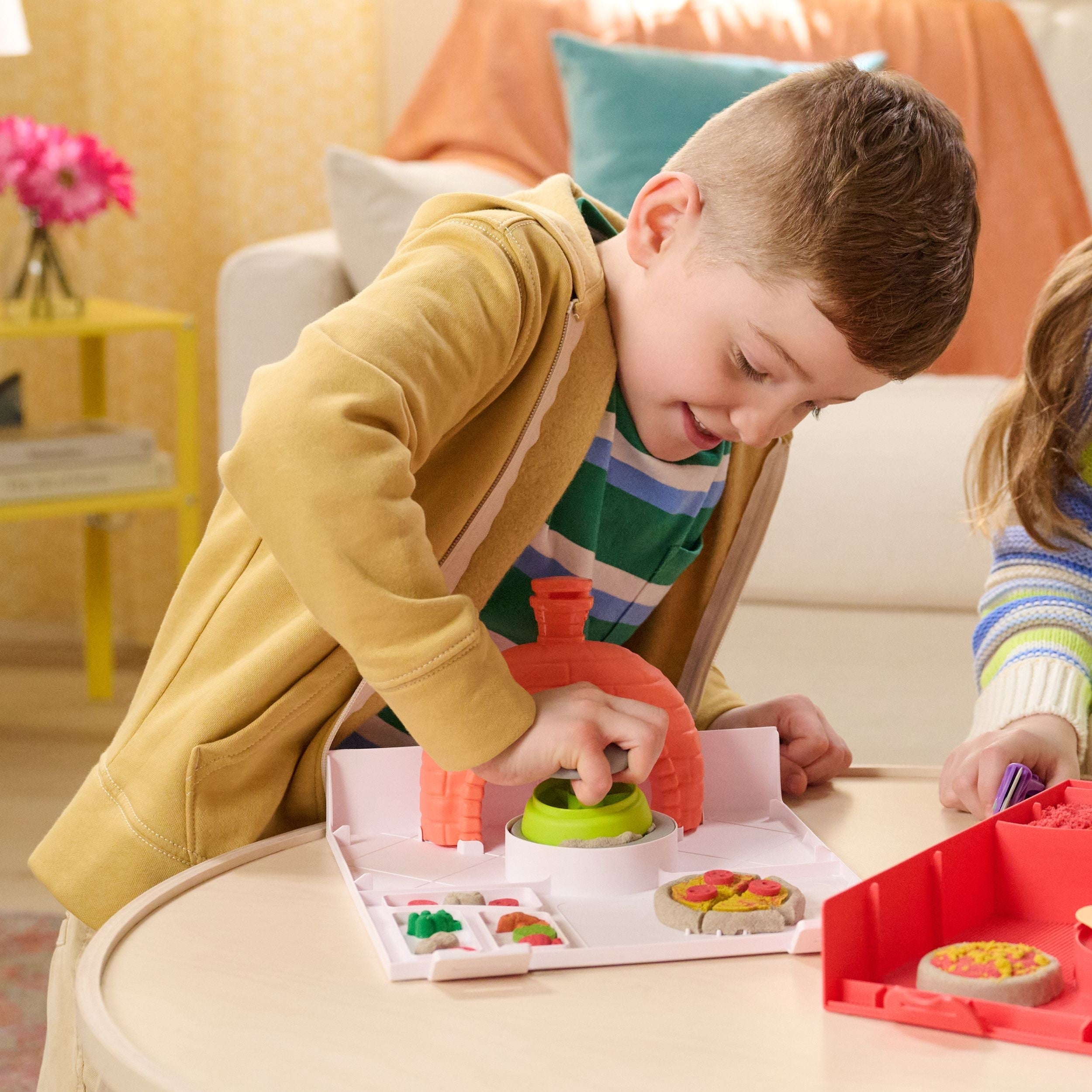 Kinetic Sand 4-Farben-Squishpizza mit steigender Wirkung