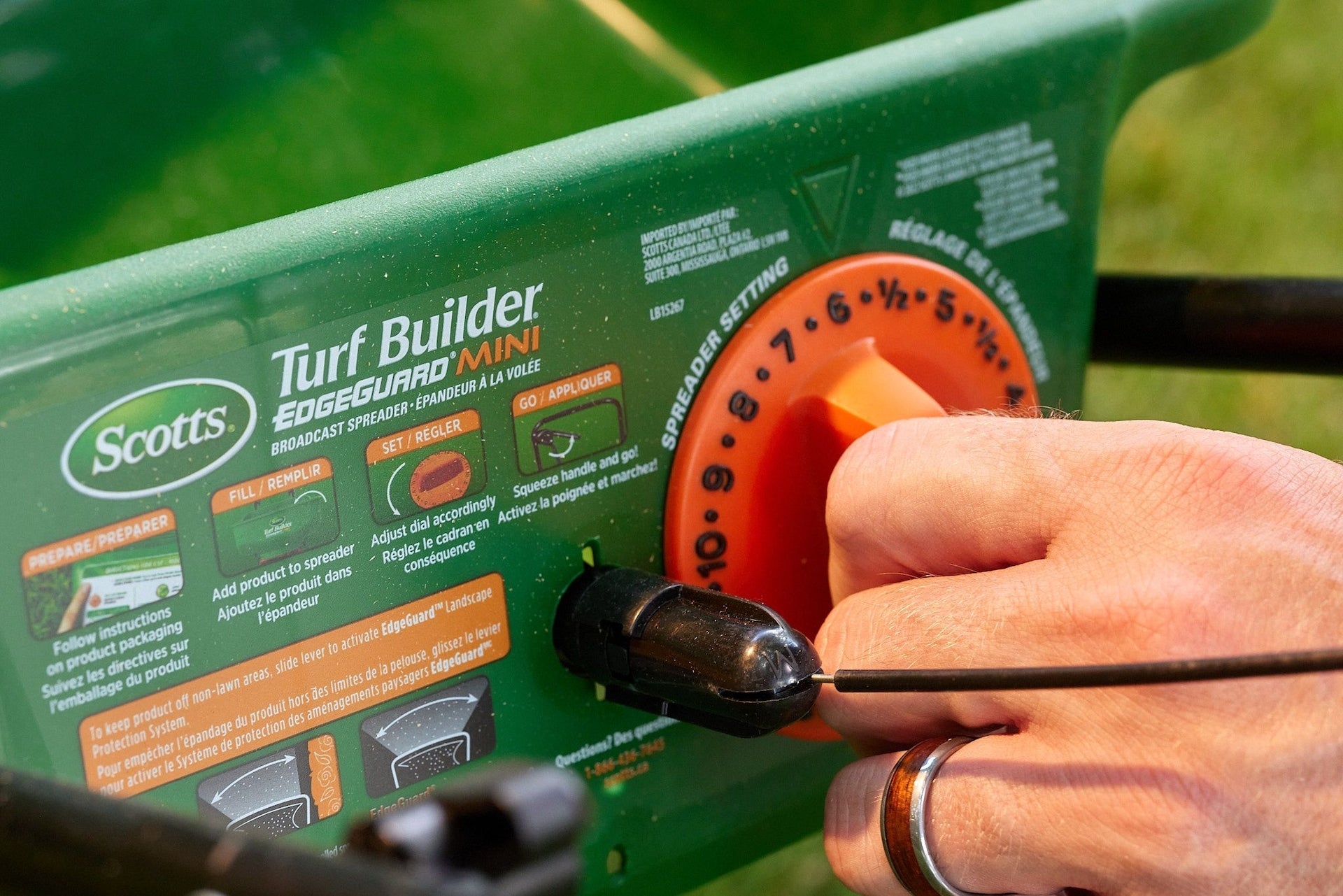 Scotts Turf Builder Unkraut und Futtermittel, 1000-sq-ft