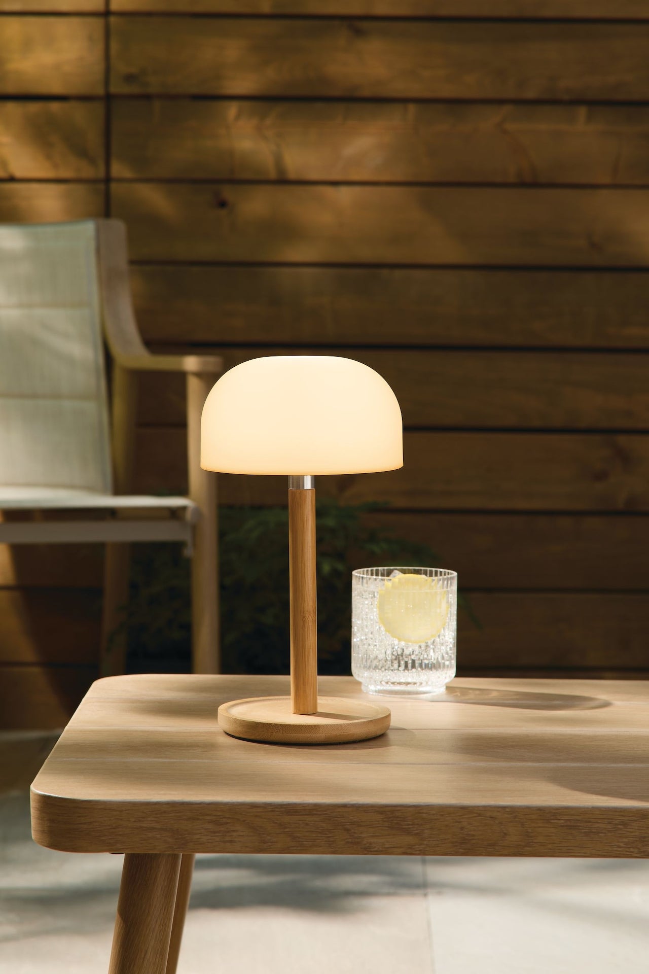 CANVAS Aufladbare Bambuspilzlampe für den Außenbereich, Mehrfarbmodi
