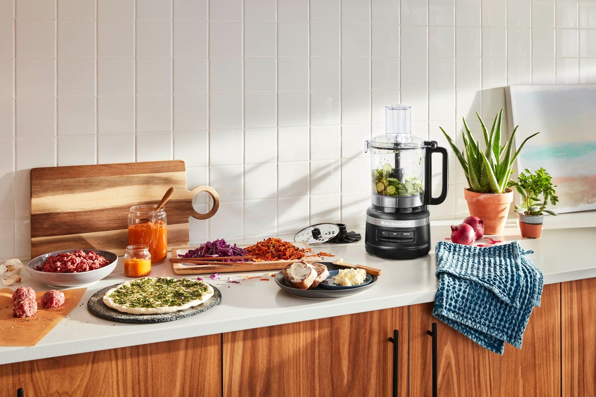 KitchenAid Küchenmaschine plus schwarze Matte, 9 Tassen