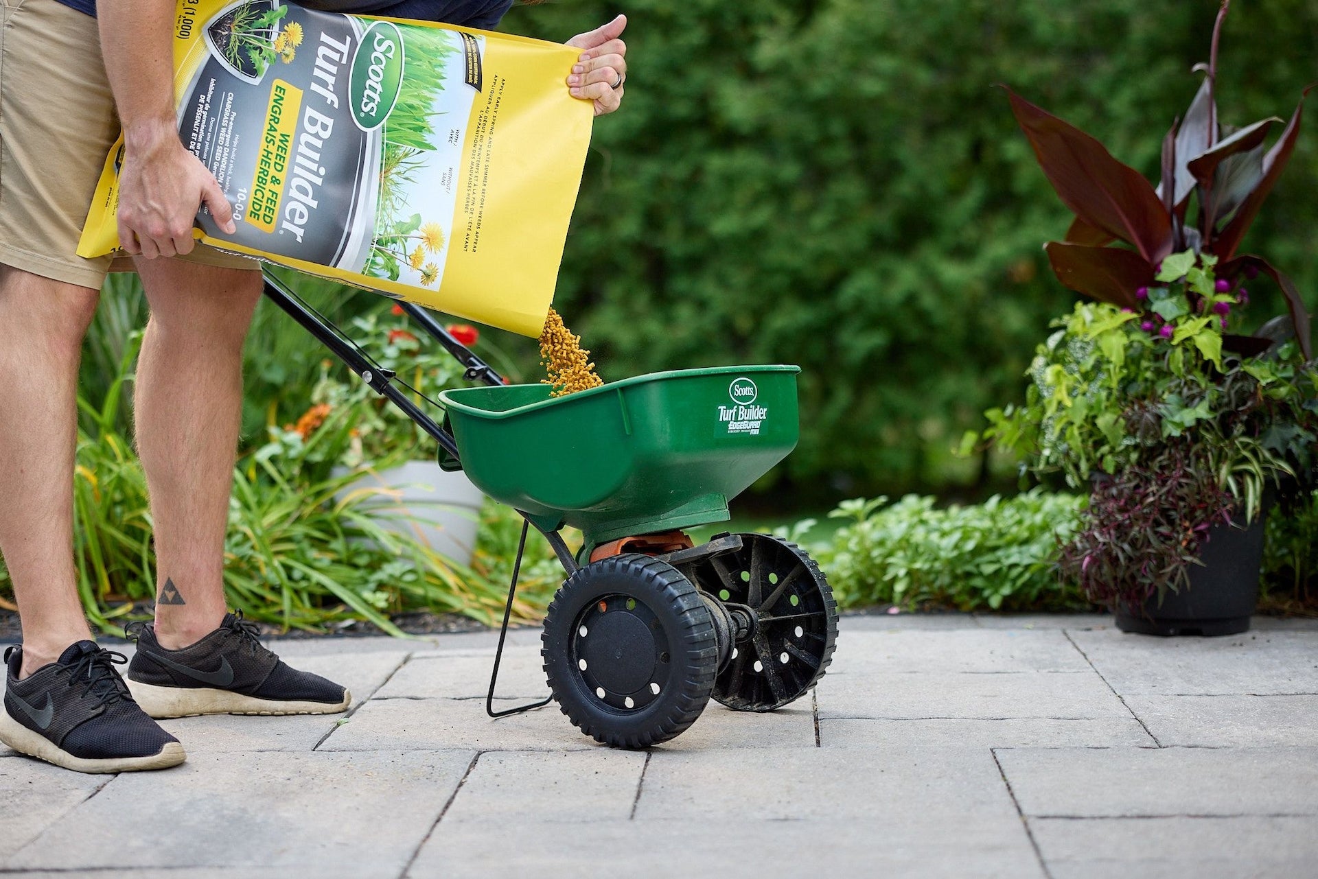 Scotts Turf Builder Unkraut und Futtermittel, 1000-sq-ft